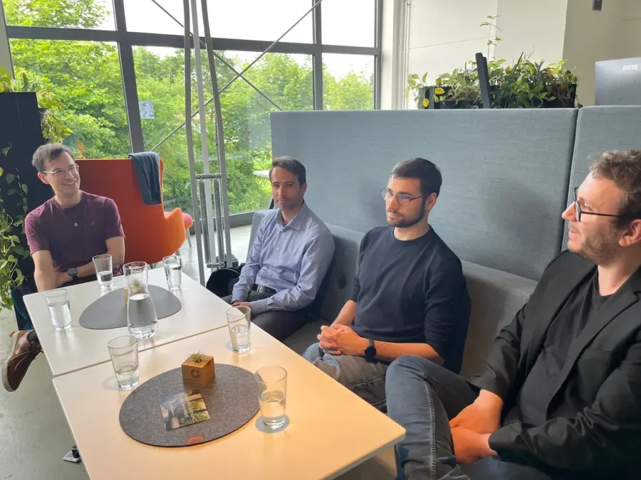 Vom Historiker zum Hightech-CEO – Dr. Adrian Roßner beim YoungLeader MeetUp in Kemnath